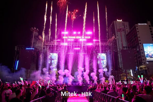 MITEK &HBK LIGHTING & SOUND to Vietnam Concert show !